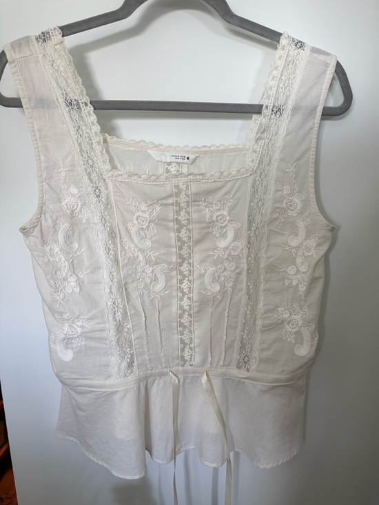 Zara Tops - Zara Sleeveless Off White Cotton & Lace Top with waist tie